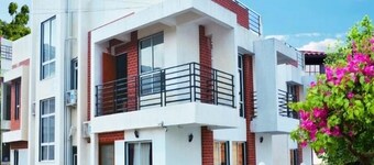 Shrubbery Palms Resort