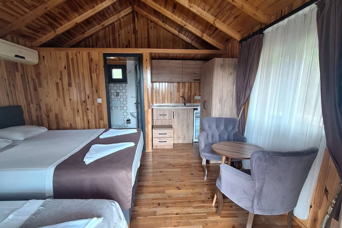 Basic Cabin, Garden View | Desk, WiFi (free), individually decorated