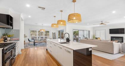 HUNTER DREAMING - THE VINTAGE HOLIDAY HOUSES