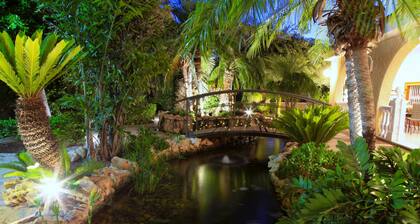 An Oasis at your finger tips! 3 min away from the nearest aqua -zoo park