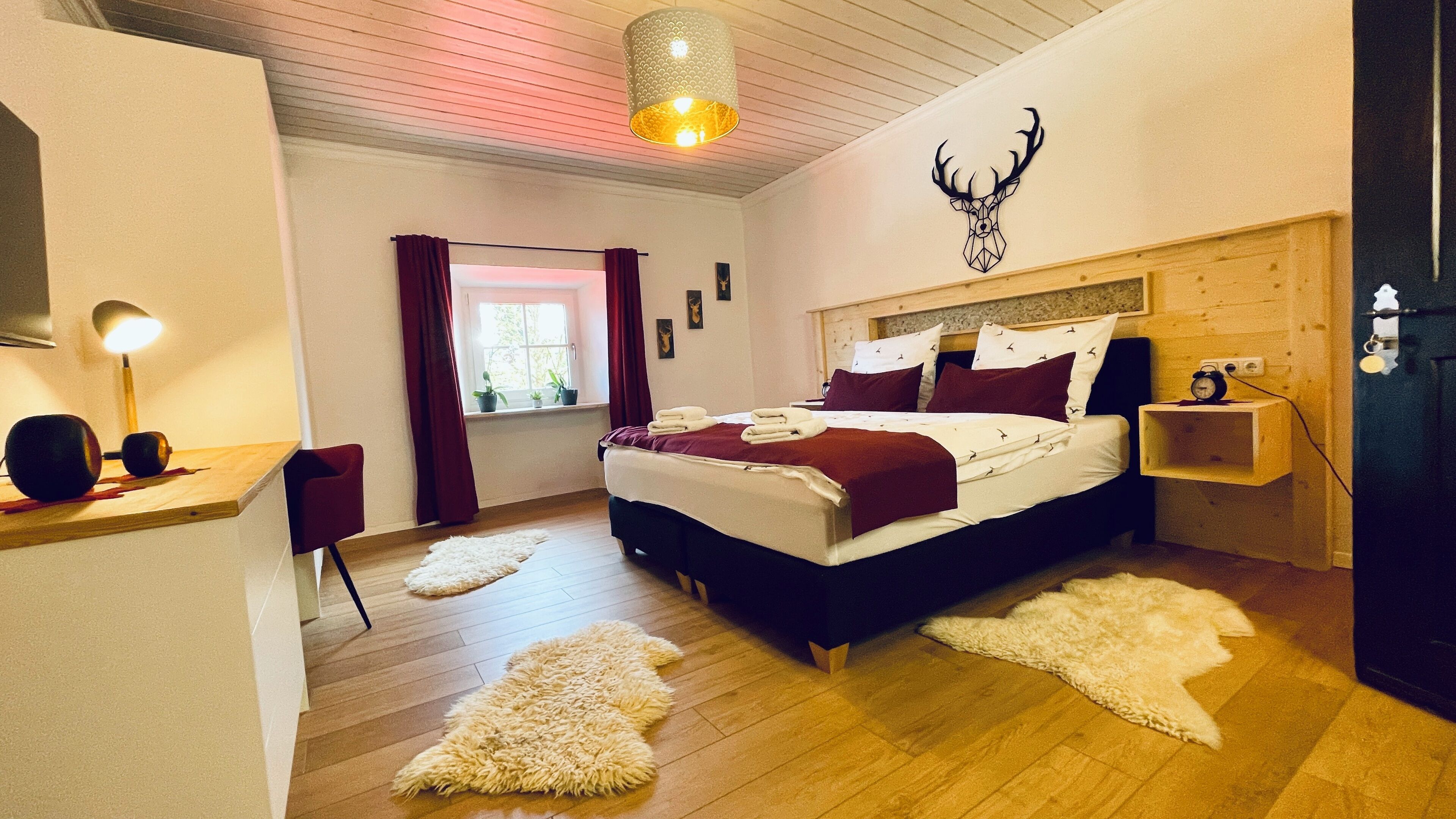 2 bedrooms, bed sheets