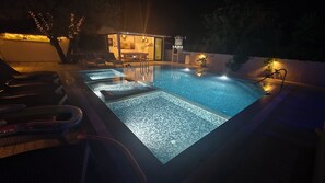 Pool - Stunning modern private Villa with Huge pool, Jacuzzi & kids pool (Muğla)