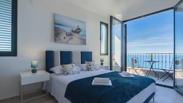 Panoramic Villa | 4 bedrooms, individually furnished, desk, soundproofing