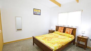 2 bedrooms, iron/ironing board, bed sheets