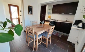 Fridge, oven, stovetop, coffee/tea maker - [TERRACE WITH VIEW] Attic in old town BallarHome (Palermo)