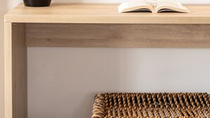 A wooden desk with a potted plant and an open book. - Calives Premium Stay (Polygyros)