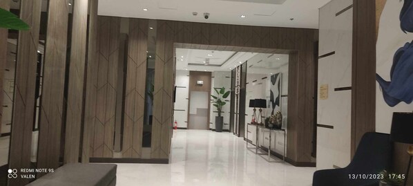 المنشأة من الداخل