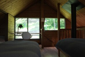 2 bedrooms, desk, free WiFi, bed sheets
