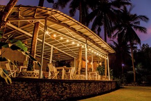 Lobby sitting area - La Royale Nusa Penida (Penida Island)