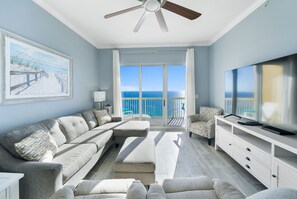 Smart TV - Direct beachfront! Penthouse, VIP parking!. Beach Chairs Included. 2 king brs. (Panama City Beach)