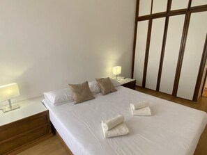 3 bedrooms, iron/ironing board, travel cot, WiFi