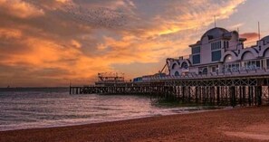 Beach - urban apartment (Portsmouth)