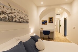 舒适公寓 | 1 多间卧室、特色家居、办公桌、笔记本电脑工作区