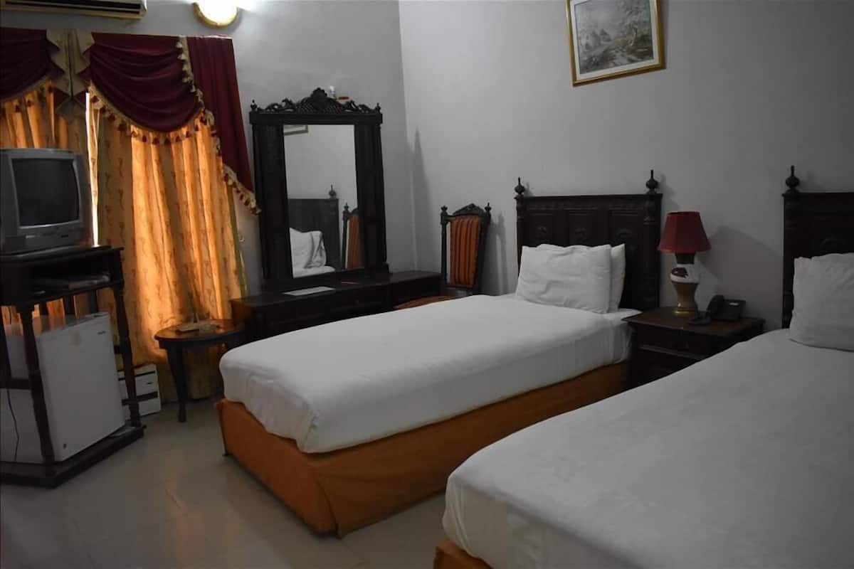 Standard Double or Twin Room | 1 bedroom, desk, soundproofing
