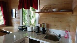 Private kitchen - Red Hibiscus Villa 1 (Avarua)