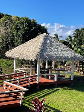 Property grounds - Red Hibiscus Villa 4 (Avarua)