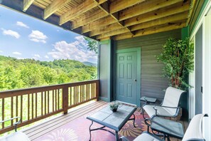 Property grounds - Evergreens 1221- Mtn Condo, Gated Resort, Indoor/Outdoor Pools & Hot Tub (Boone)