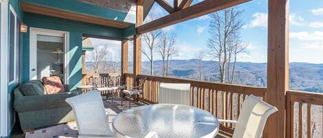 تناول الطعام بالخارج