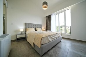 Literie de qualité supérieure, bureau, Wi-Fi gratuit, draps fournis