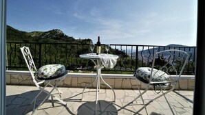 Mountain view - Ventus Rosa Villa  (Budva)
