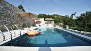 Seasonal outdoor pool - Ventus Rosa Villa  (Budva)