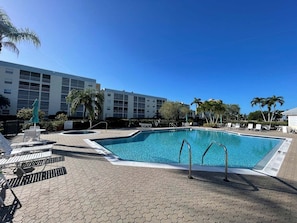 A heated pool - 2BR, 2BA Marco Island condo with heated pool, WiFi, and full kitchen. (Marco Island)