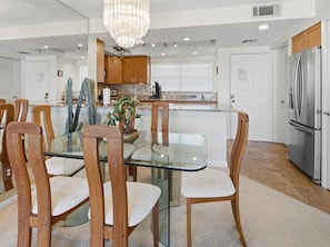 Dining - 2BR, 2BA Marco Island condo with heated pool, WiFi, and full kitchen. (Marco Island)