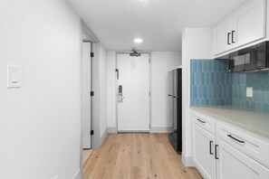 Fridge, microwave, coffee/tea maker, cookware/dishes/utensils - 12th Floor Oceanfront Room with Breathtaking Views (Myrtle Beach)