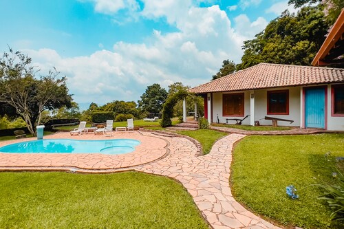 Sitio à Beira da Represa - Um Refúgio de Paz e Diversão