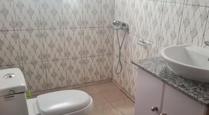 Towels - Charming Room in Kayove, Rwanda - Your Perfect Getaway (Kayove)