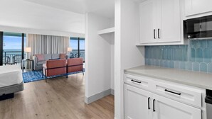 Interior - Penthouse Living Oceanfront Deluxe King Efficiency (Myrtle Beach)