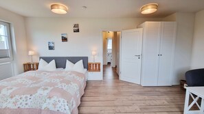 3 bedrooms, travel crib, free WiFi