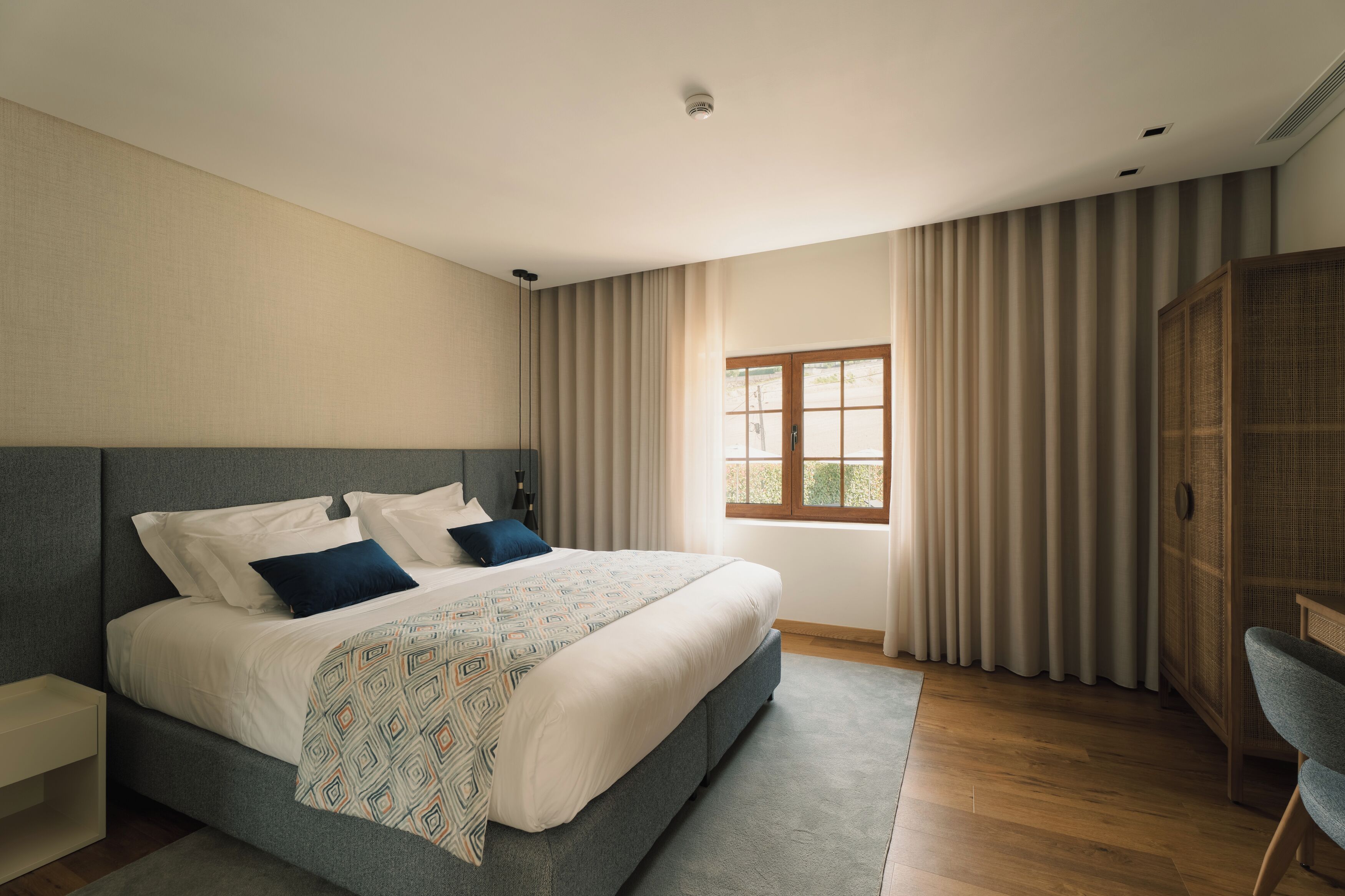 Deluxe Room | In-room safe, individually decorated, desk, iron/ironing board