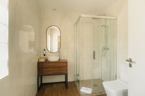 Designer toiletries, hair dryer, bidet, towels - Constance House (Marco de Canaveses)
