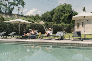 Seasonal outdoor pool - Constance House (Marco de Canaveses)