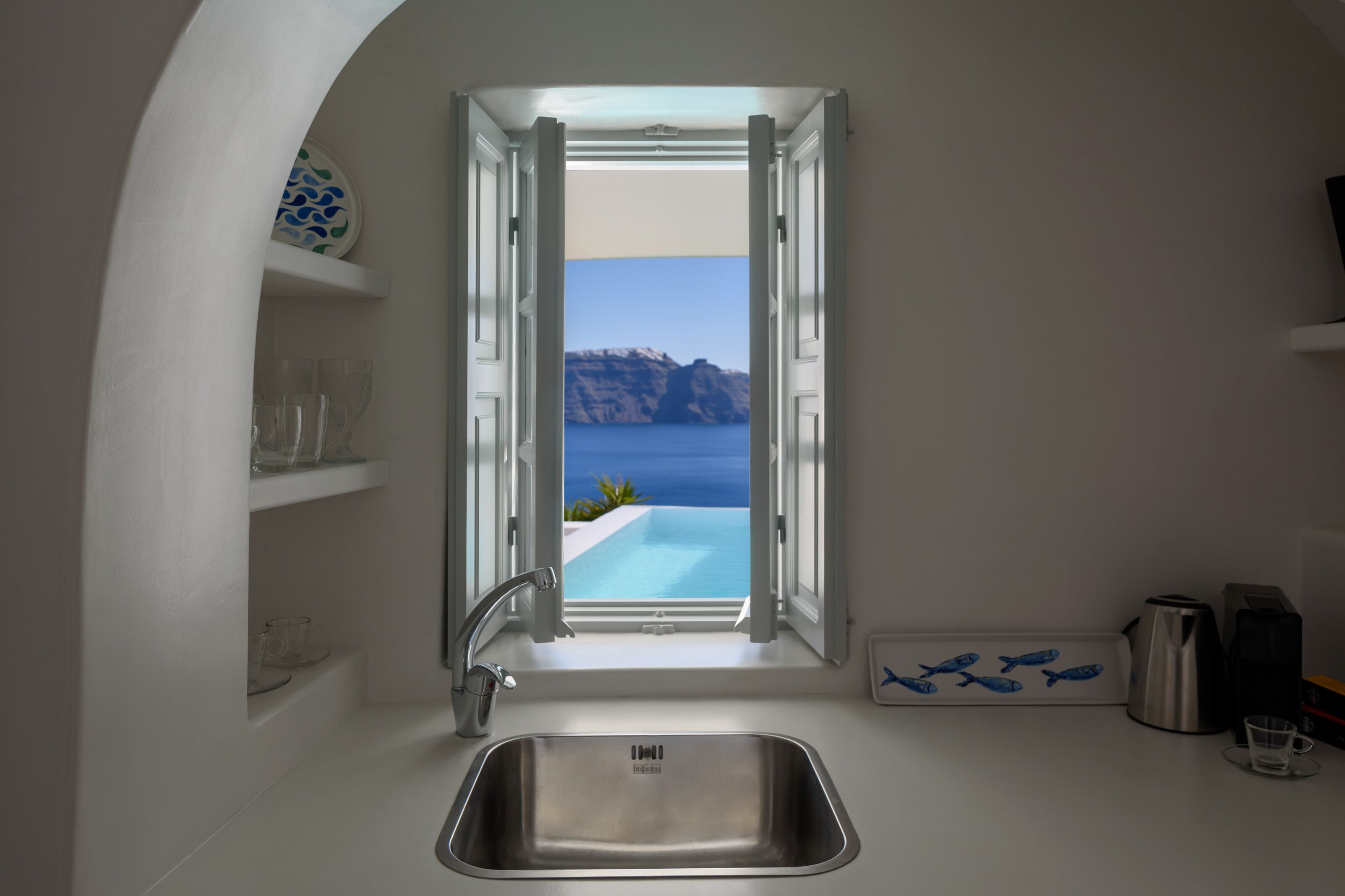 Traditional Villa, 2 Bedrooms, Private Plunge Pool, Caldera View | Vista dalla camera