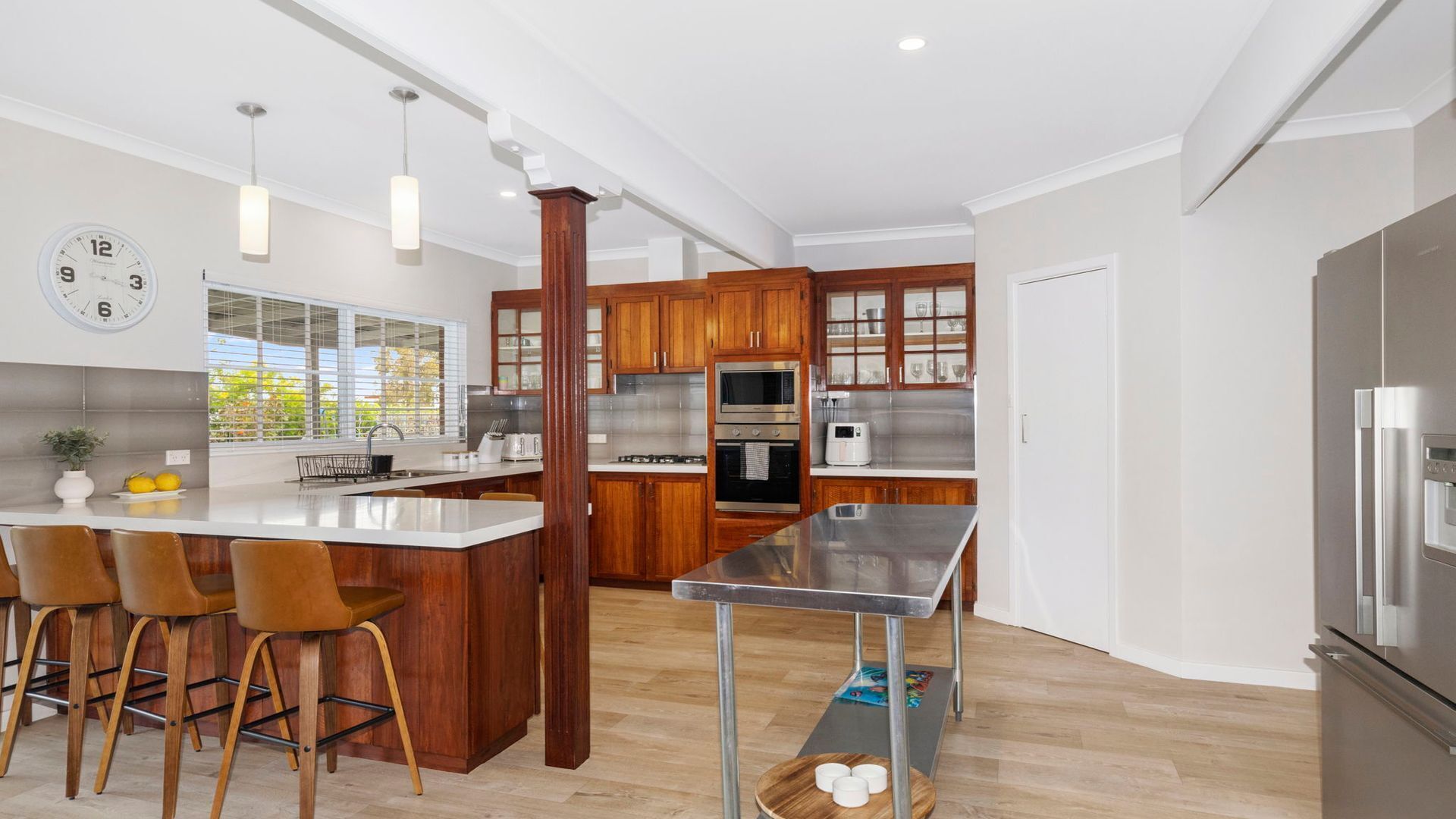 冰箱、微波炉、烤箱、炉灶