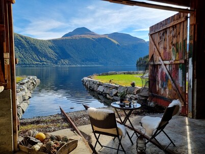 Gemütliche Hütte Direkt am Wunderschönen Dalsfjord