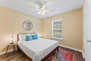 3 bedrooms, iron/ironing board, free WiFi, bed sheets