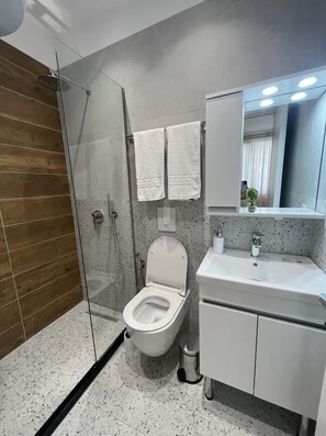 Regadera, regadera tipo lluvia, amenidades de baño gratuitas 