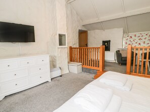 4 quartos, individualmente decorados, individualmente mobiliados