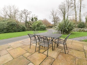 Tempat makan outdoor