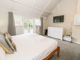 4 habitaciones, decoración personalizada y muebles diferentes 