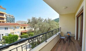 Front of property - Redondo (Budva)