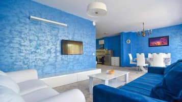 Family Apartment | 1 bedroom, premium bedding, desk, soundproofing
