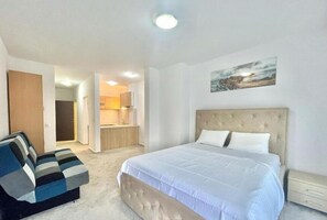 Appartamento Comfort | Biancheria da letto di alta qualità, una scrivania, insonorizzazione