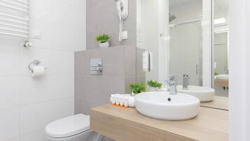 Shower, towels