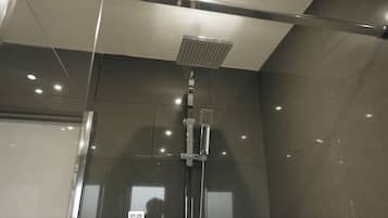House | Bathroom | Shower, hair dryer, towels