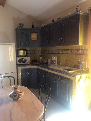 Studio Equipe a Proximite Plages et Commerces