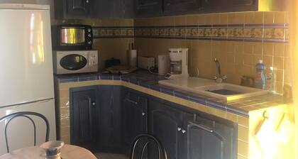 Studio Equipe a Proximite Plages et Commerces